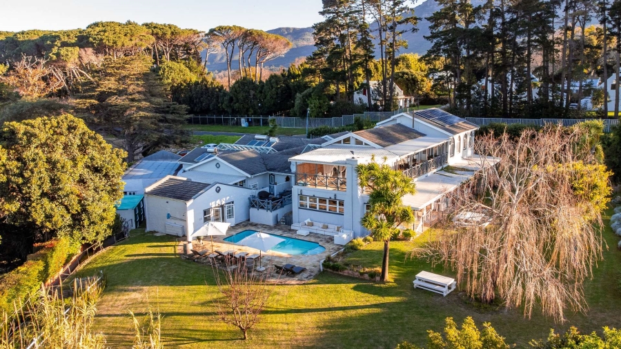 7 Bedroom Property for Sale in Constantia Western Cape